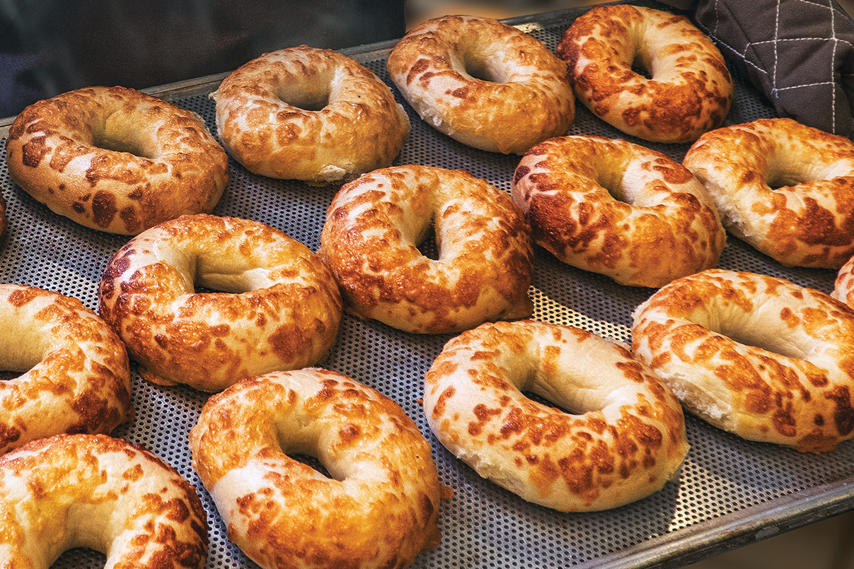A tray of fresh bagels