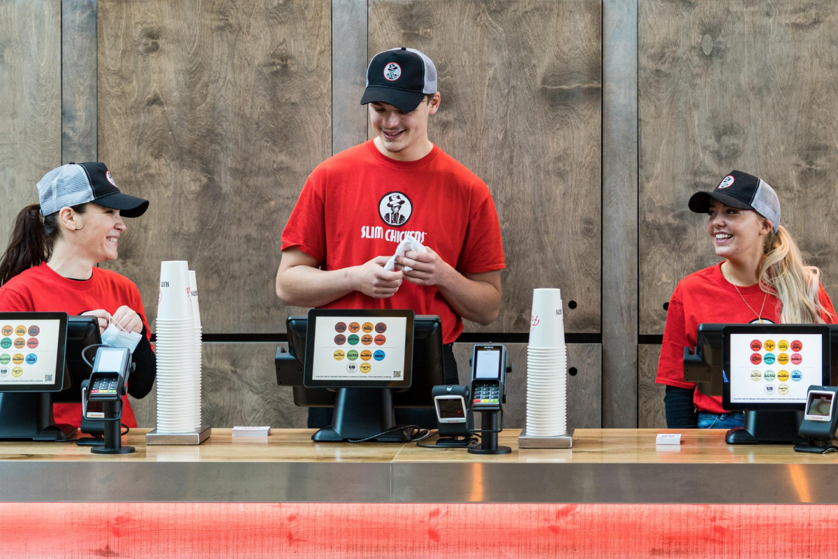 Slim Chickens sought to streamline its learning processes and leverage technology-based solutions to ensure compliance with their brand standards.